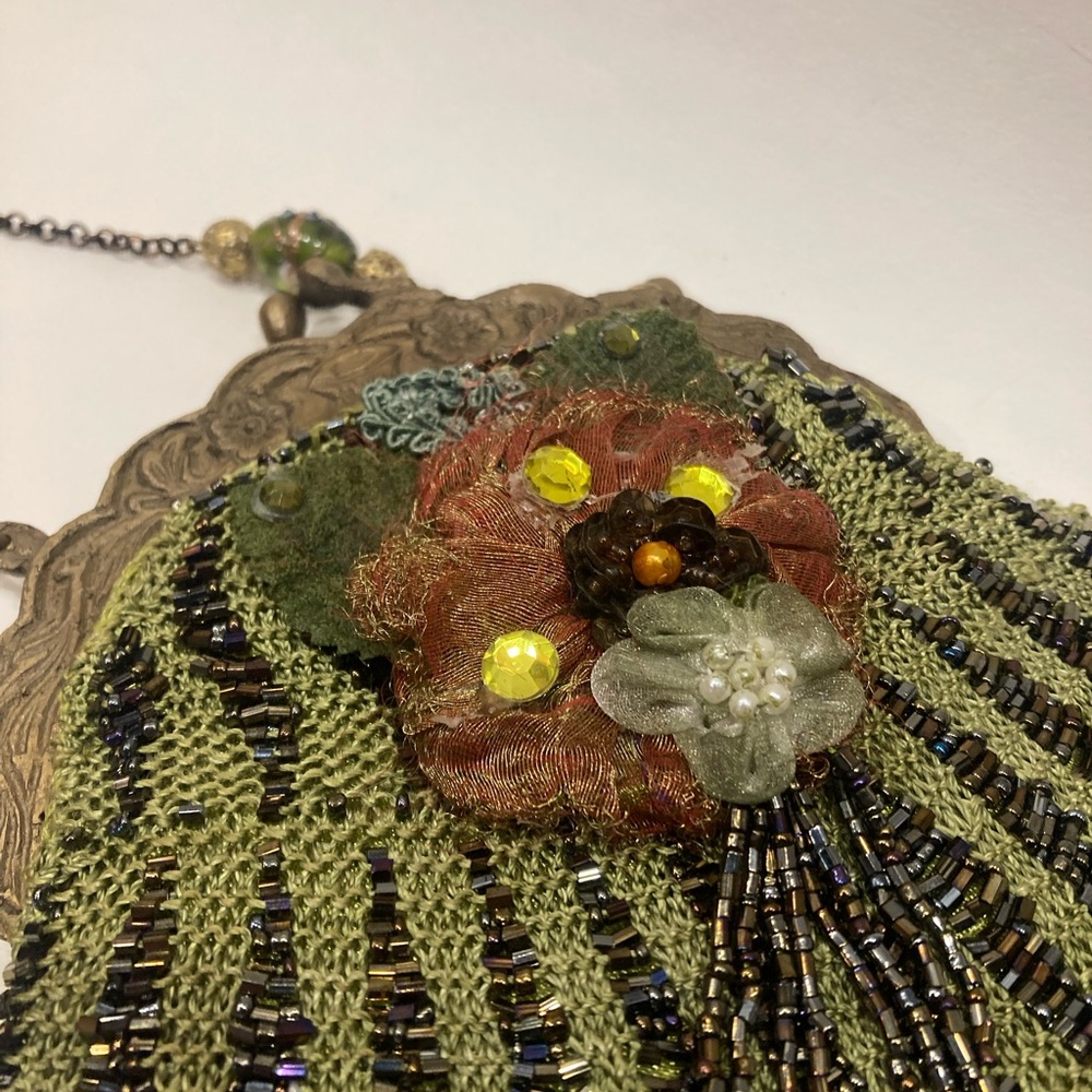 WAYNE KLESKI GREEN BEADED PURSE - Picture 13 of 13